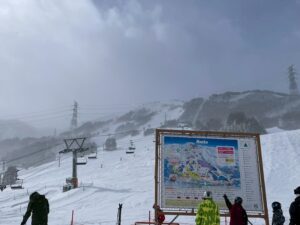 2027年1月29日〜1月31日 みんなで滑ろう苗場（1.5泊3日）